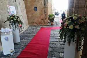 Cerimonia civile entrata sposi emozioni floreali di giusy surace - Villa San Giovanni