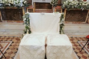 Inginocchiatoio con cordoni floreali laterali emozioni floreali di giusy surace – Villa San Giovanni