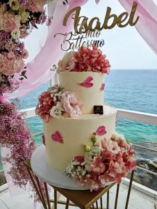 Alt text= decoro torta per battezzo - Emozioni Floreali Villa San GIovanni